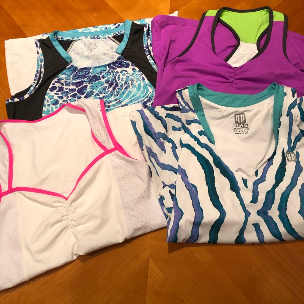 4 women’s tennis tops size m